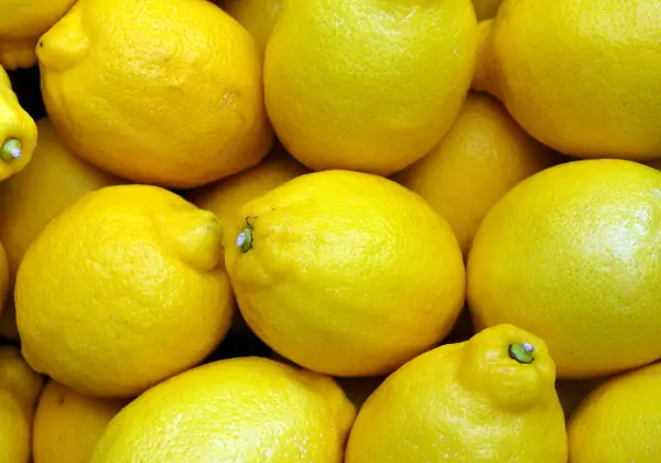 올리브오일과 레몬즙