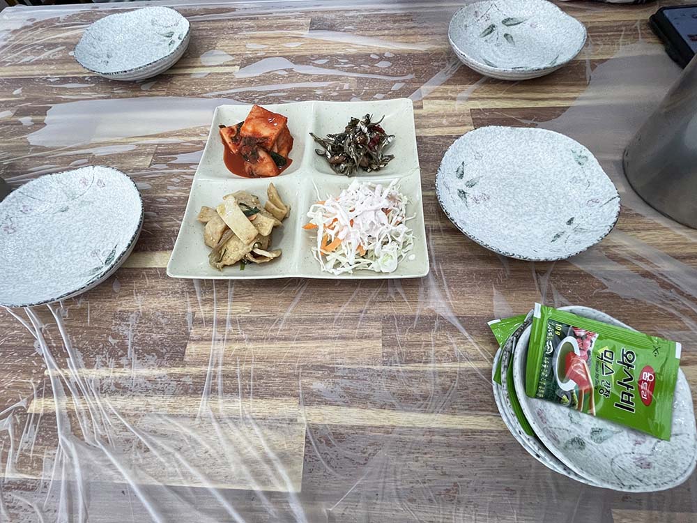 강화 교동해물찜 기본반찬