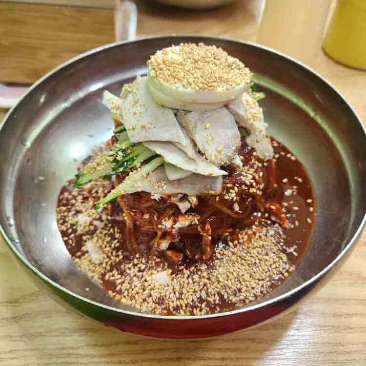 비빔 밀면