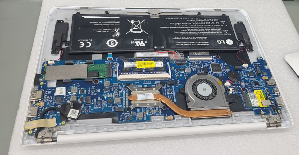 LG그램에 장착되는 7.6V 리튬-이온 배터리 모습