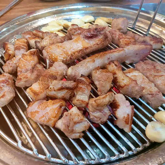 생방송오늘저녁 광명 광명사거리역 옆집부자의 비밀노트 함흥냉면과 함께 즐기는 30년 경력 뼈삼겹 생갈비 양념 숯불 돼지갈비 맛집 추천