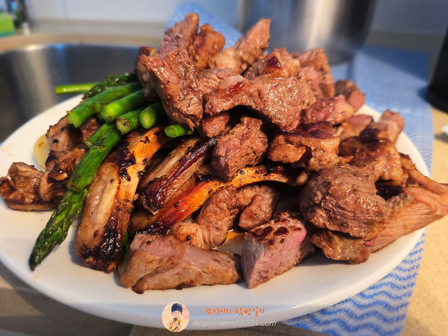 Woolworths Lamb Extra Trim Cutlets / Woolworths Beef T Bone Steak Medium
