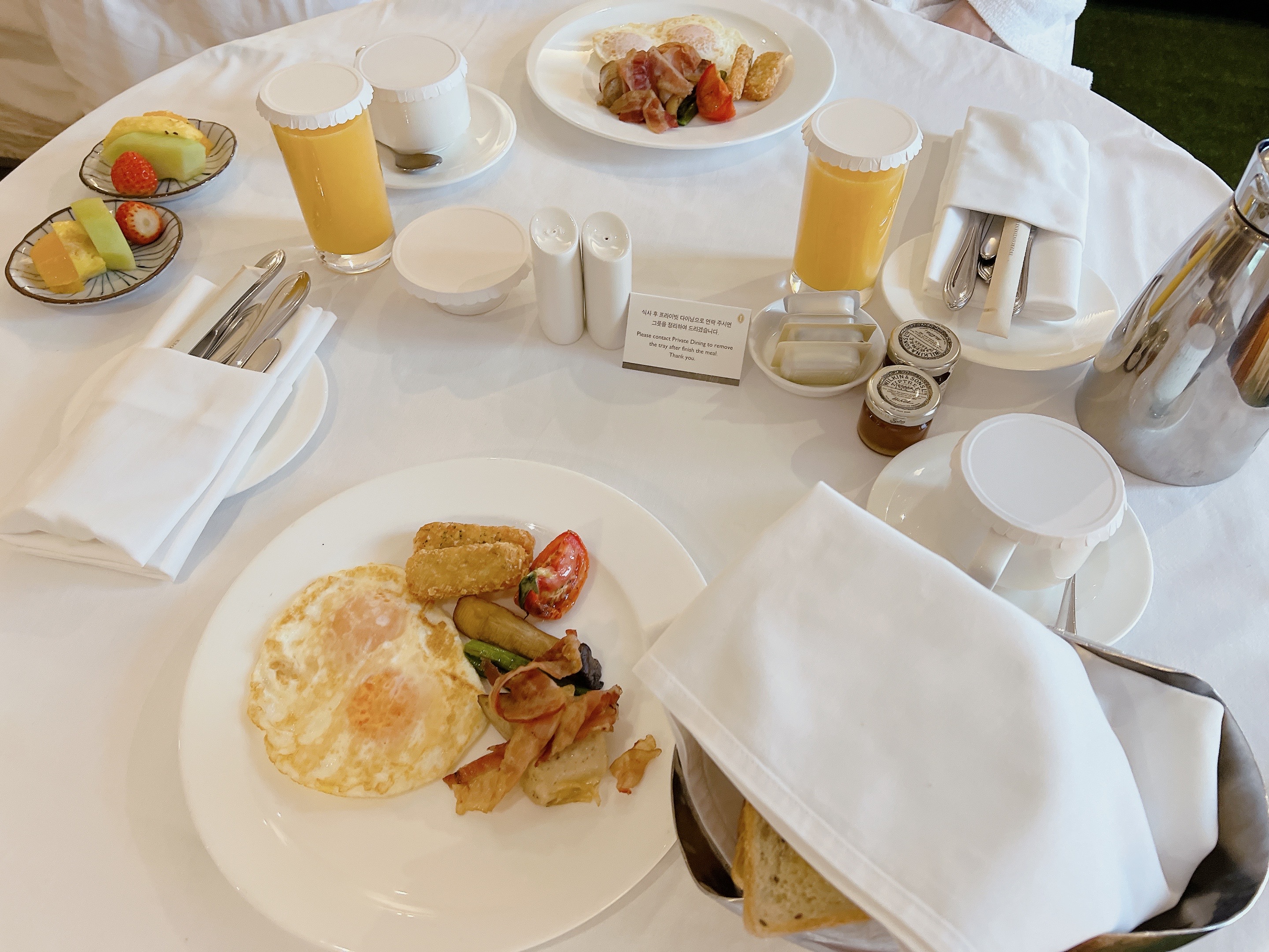 파르나스 인터콘티넨탈 호텔 룸 서비스 관련 사진