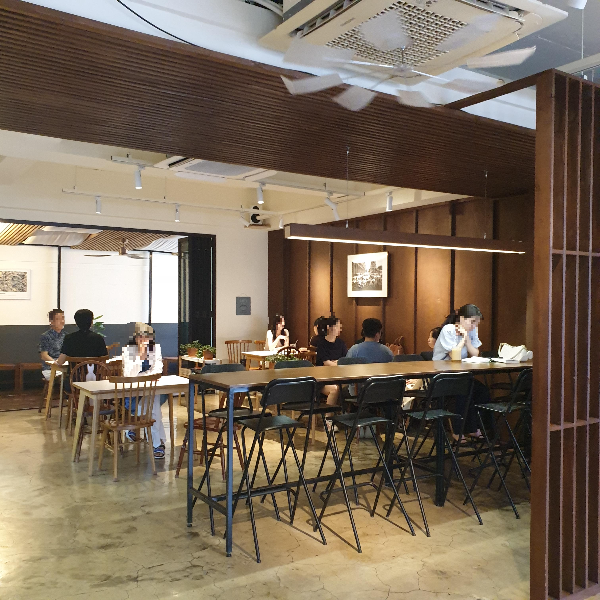 여수 카페 투어: 가치커피(gachi Coffee), 여수 스페셜티 커피 전문점_카페 내부 좌석