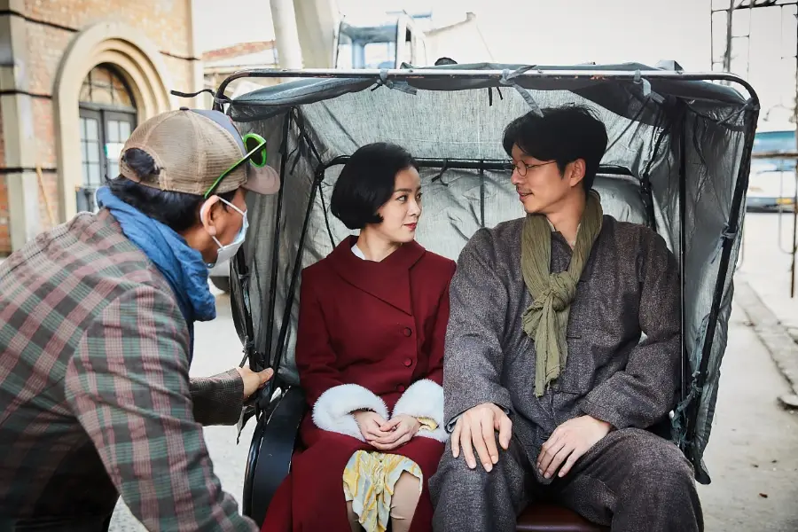 영화 밀정 공유 한지민 인력거 촬영장 비하인드 메이킹 컷