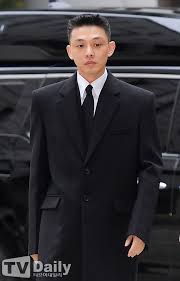 유아인 관련 이미지