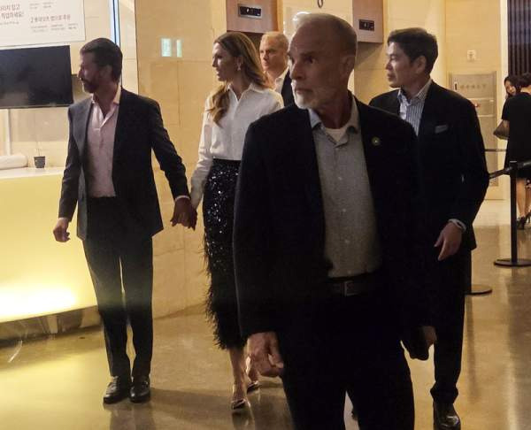 트럼프 주니어 내한, 정용진 회장과 '특급 의리' 과시... 한지희 콘서트 현장 밀착 분석