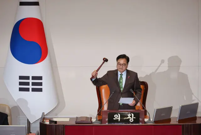탄핵소추안 가결