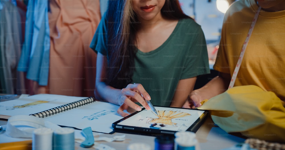 의류 디자인 관련 이미지