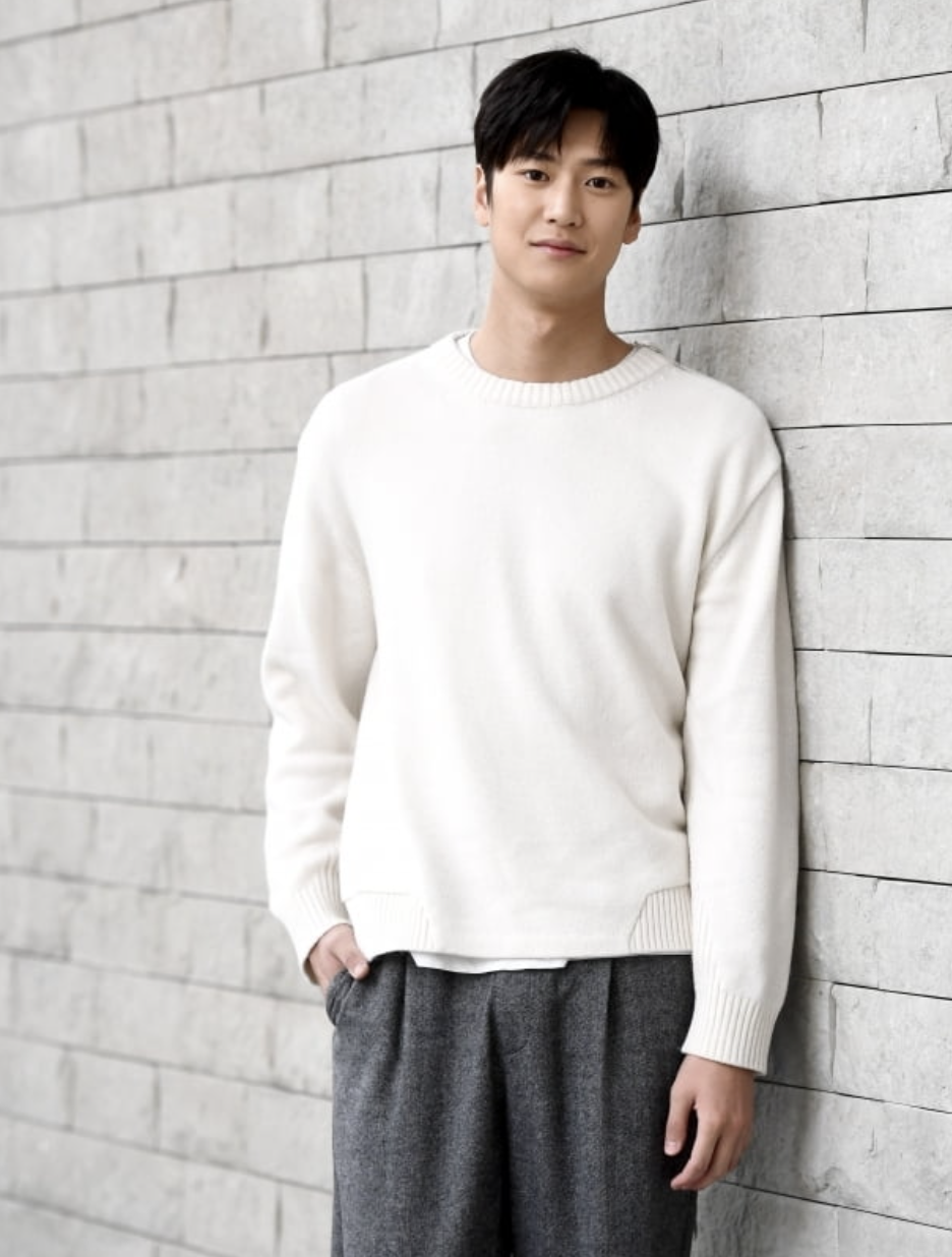 나인우 어깨
