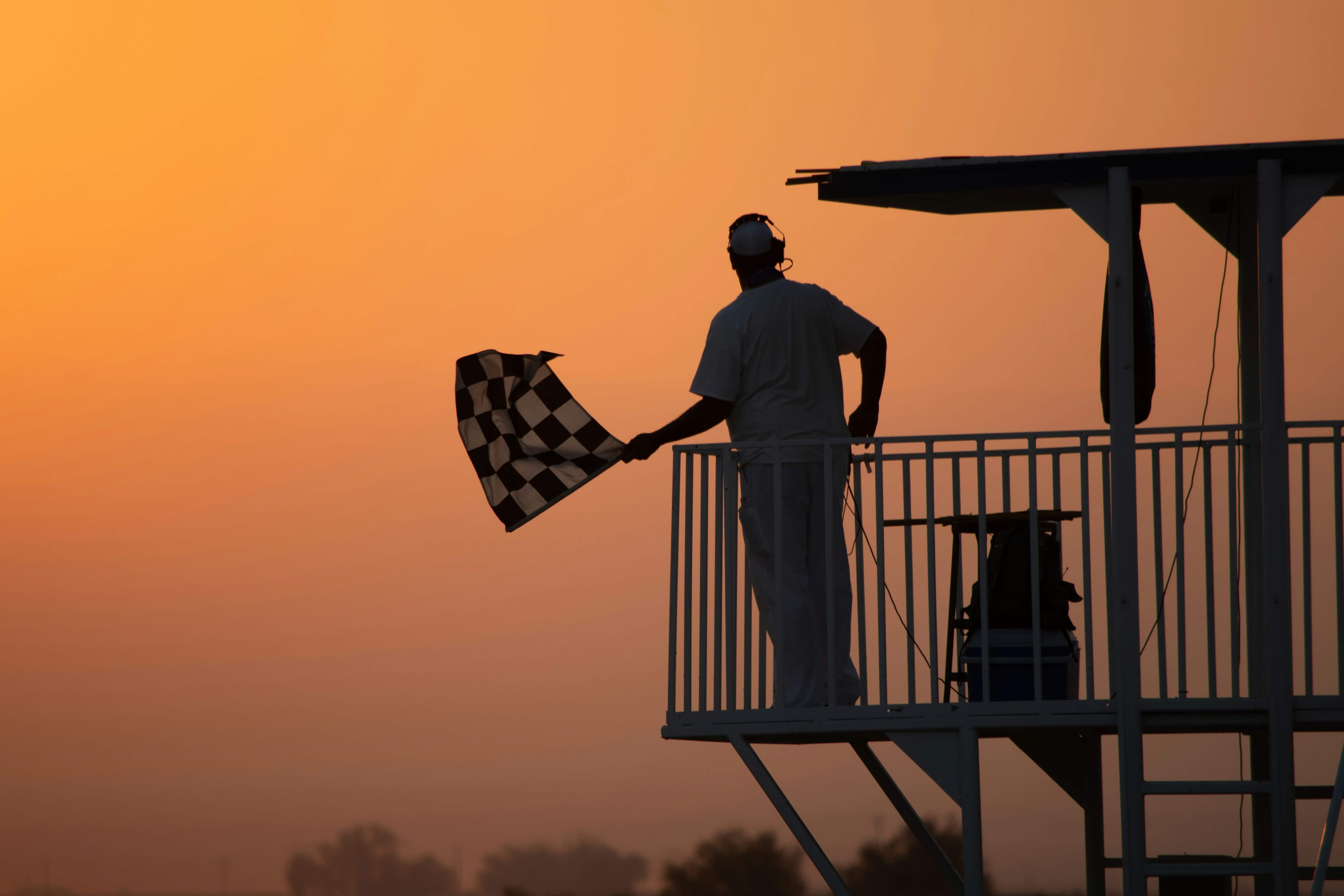 f1 checkered flag, f1 체커드 플래그, f1 깃발, unsplash image