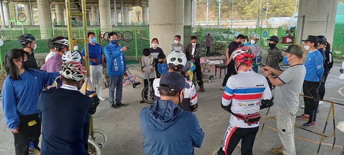 경기 화성 뭉쳐야 즐겁다 건강 행복 다 싣고 달린다! 외발자전거 클럽 밴드 추천