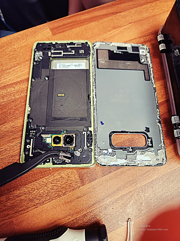 갤럭시 s10e- 내부