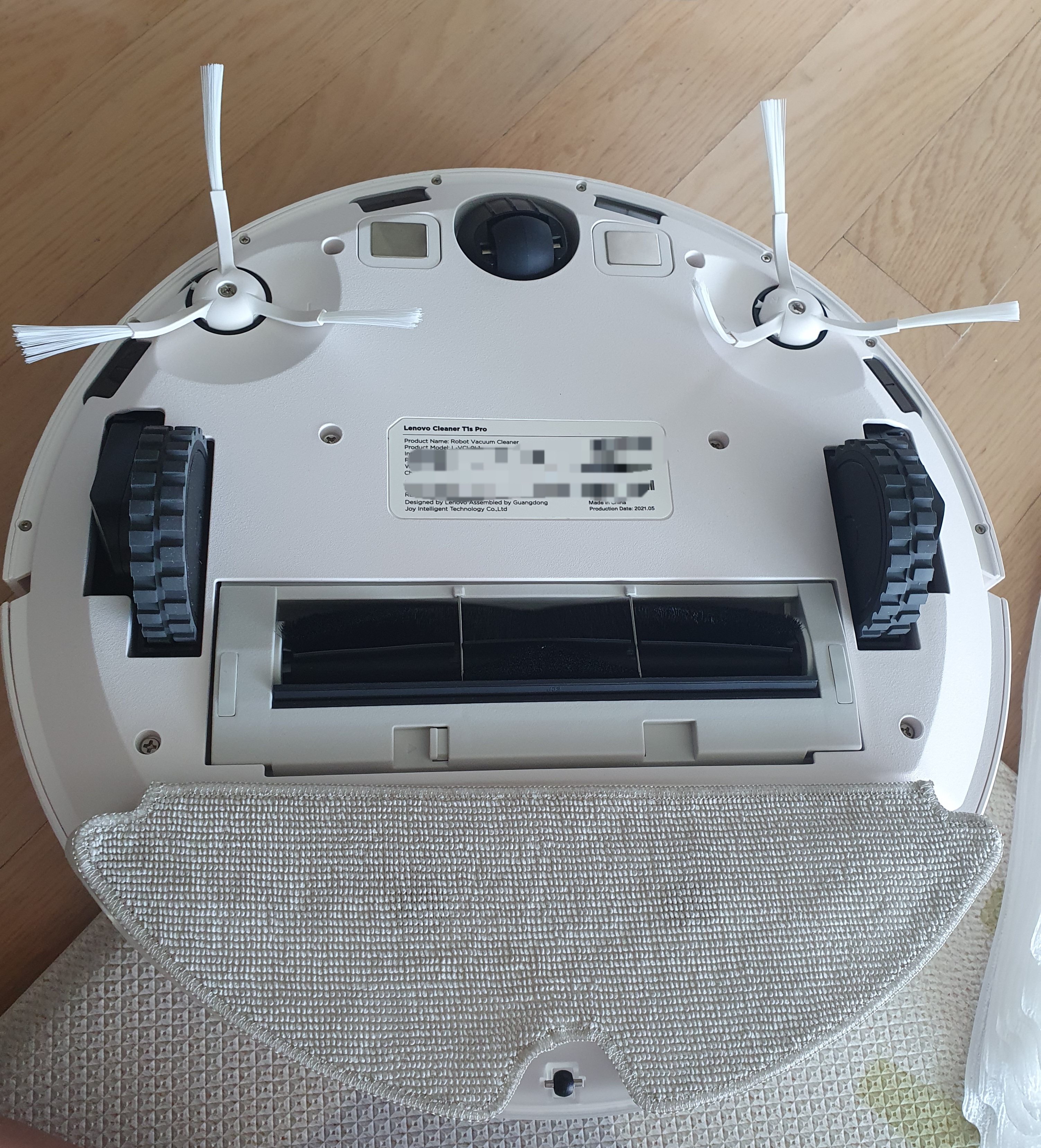 물걸레를 장착한 T1S PRO