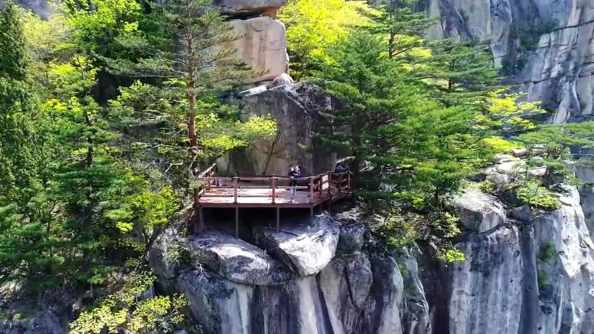 두타산 무릉계곡 베틀바위 청옥산 쌍폭포 트레킹 인생샷 사계절매력 포토스팟 물곰탕 오징어회 곤드레밥