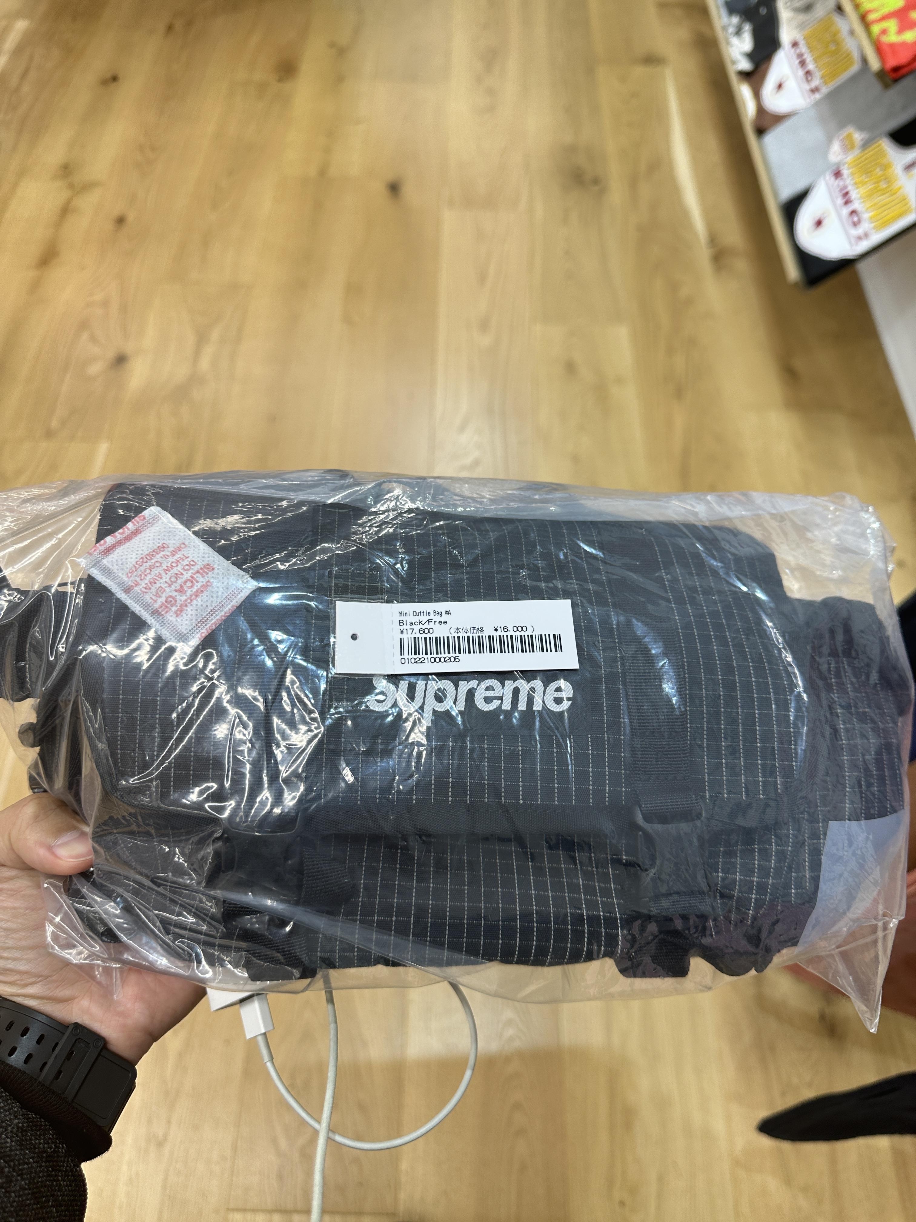 슈프림 미니 더플백