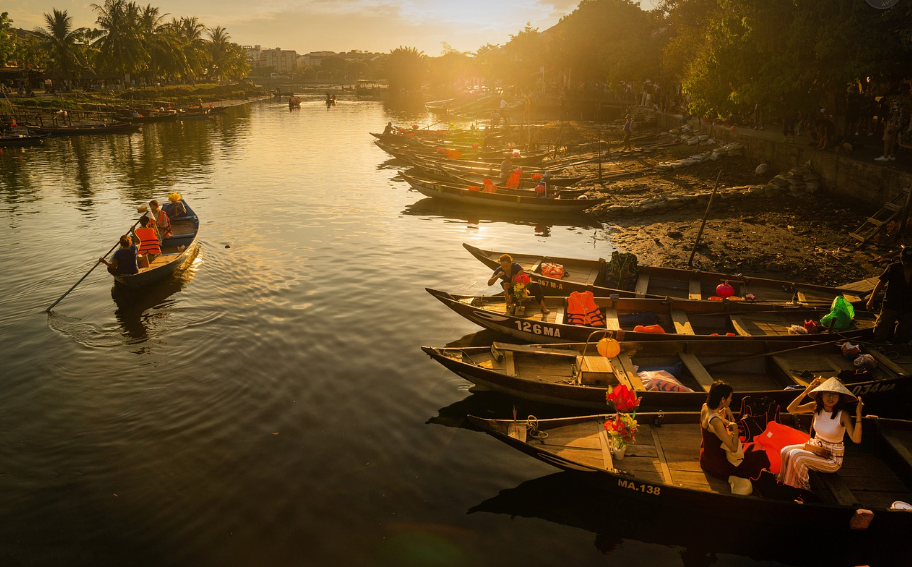베트남 일몰 보트 강 사진