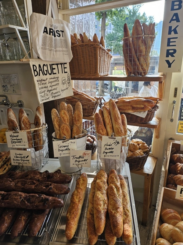 안국역-아티스트베이커리-플레인바게트-참깨바게트-더블초코바게트-월넛바게트-트러플바게트-한데 모여서
