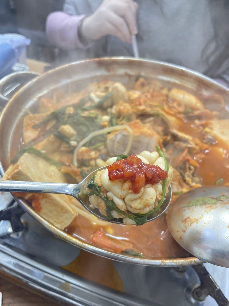 대구매운탕 고니와 오징어젓갈