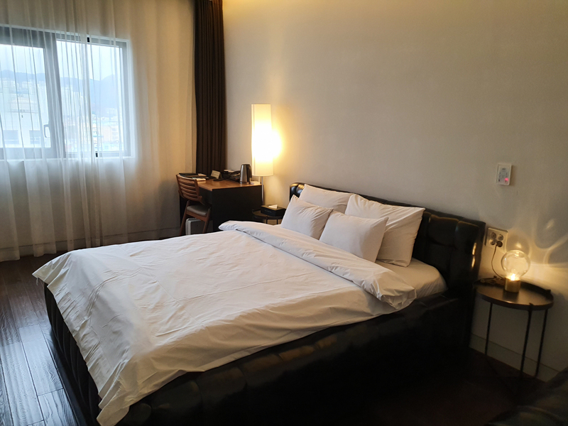 스탠다드-더블-객실