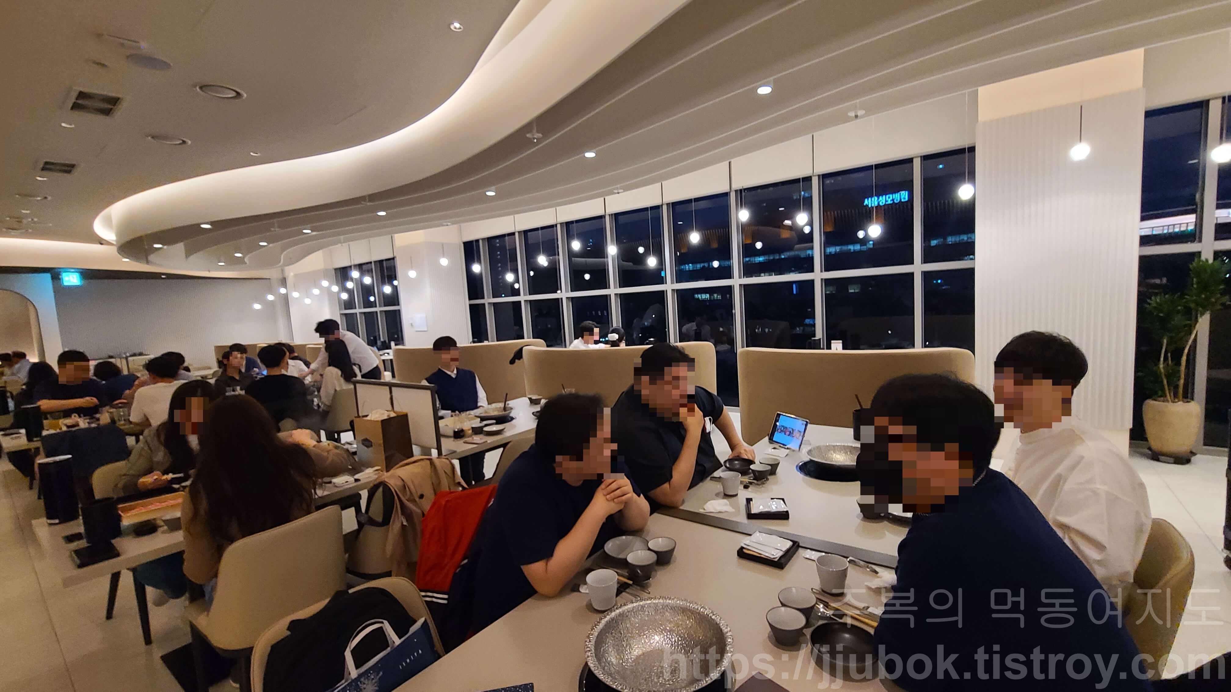 모던-샤브-하우스-센트럴시티점-내부-2