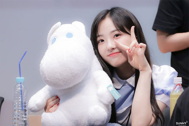 사랑스러운 모습 여자 연예인들 사진모음
