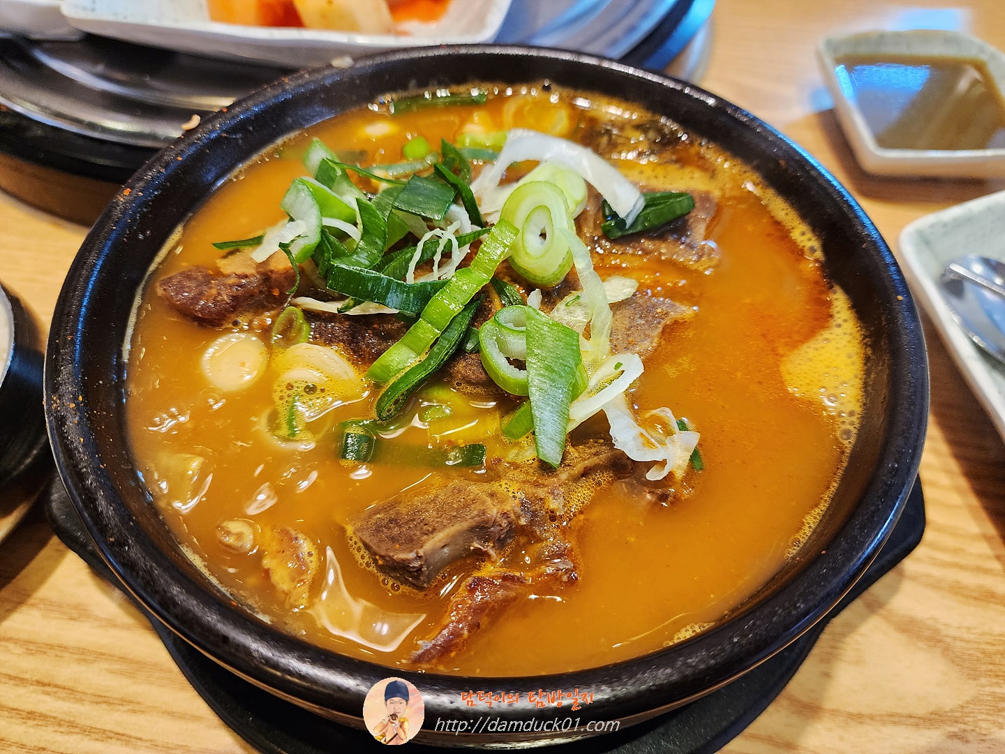 고래감자탕 얼큰뼈해장국