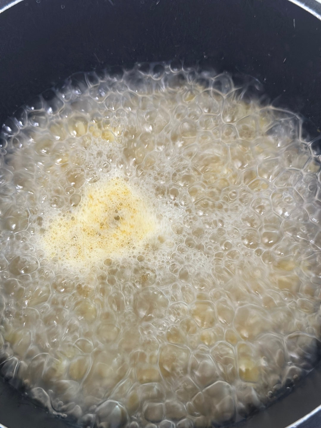 물 끓이는 사진