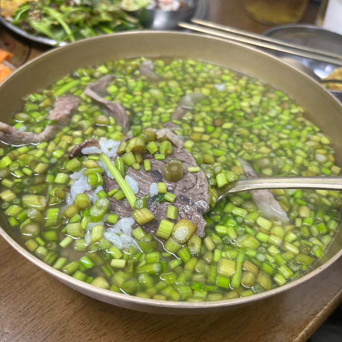 능동 미나리 곰탕