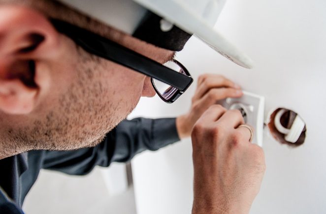 전기 차단기 내려가는 이유와 해결 방법: 과부하 및 누전 원인 분석