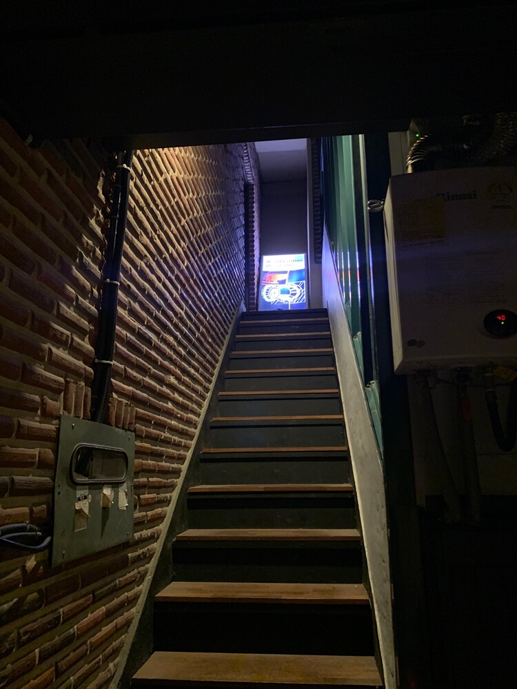 올라가는 계단