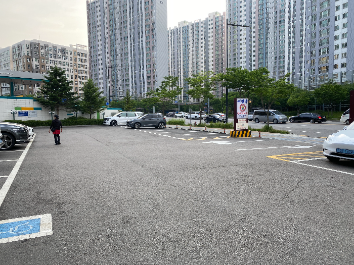 '여민락' 주차장