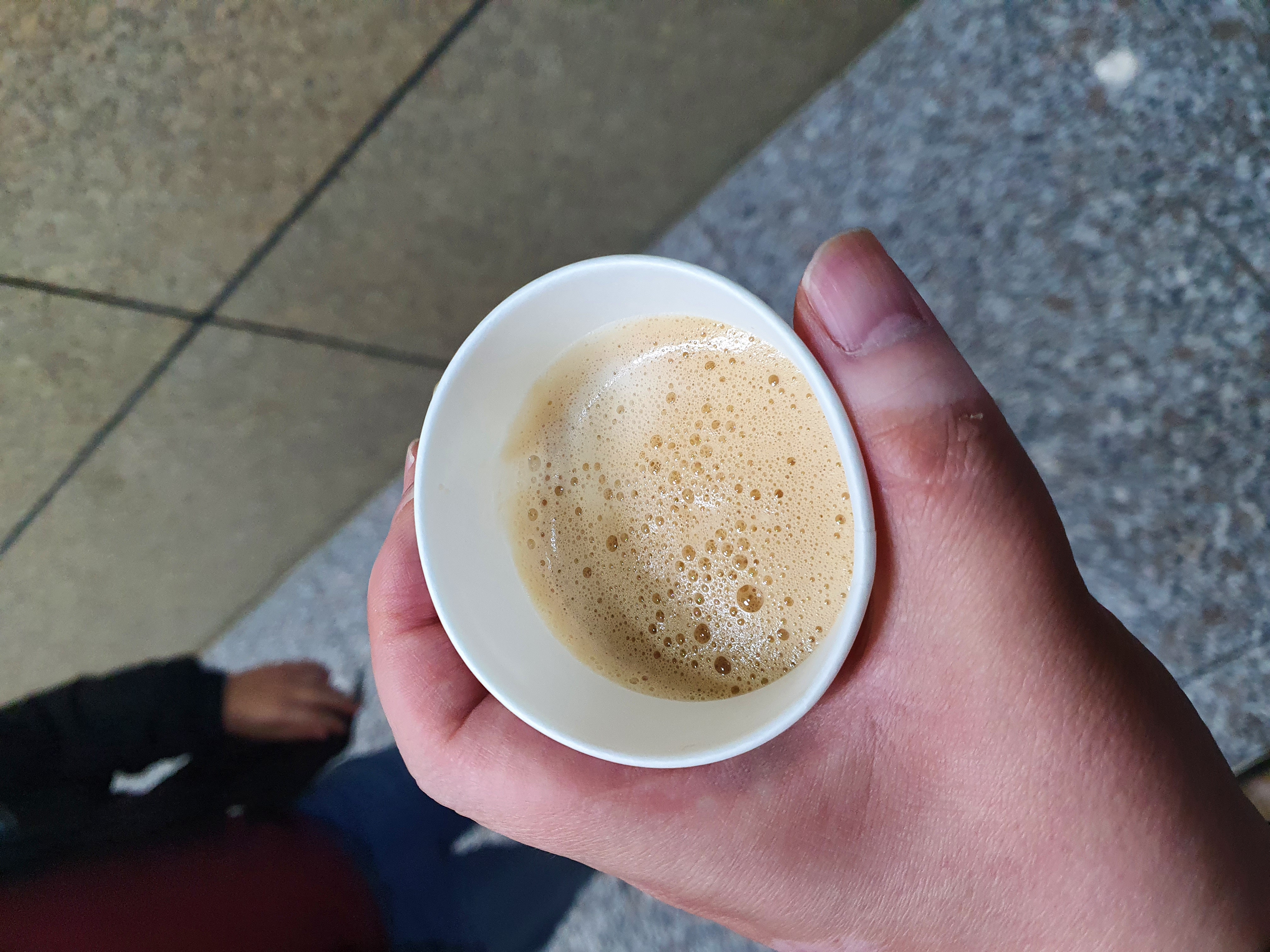 관저동 온천 물총 칼국수 쭈꾸미 먹고 후식으로 믹스커피 한잔! 크리미해서 맛있습니다.