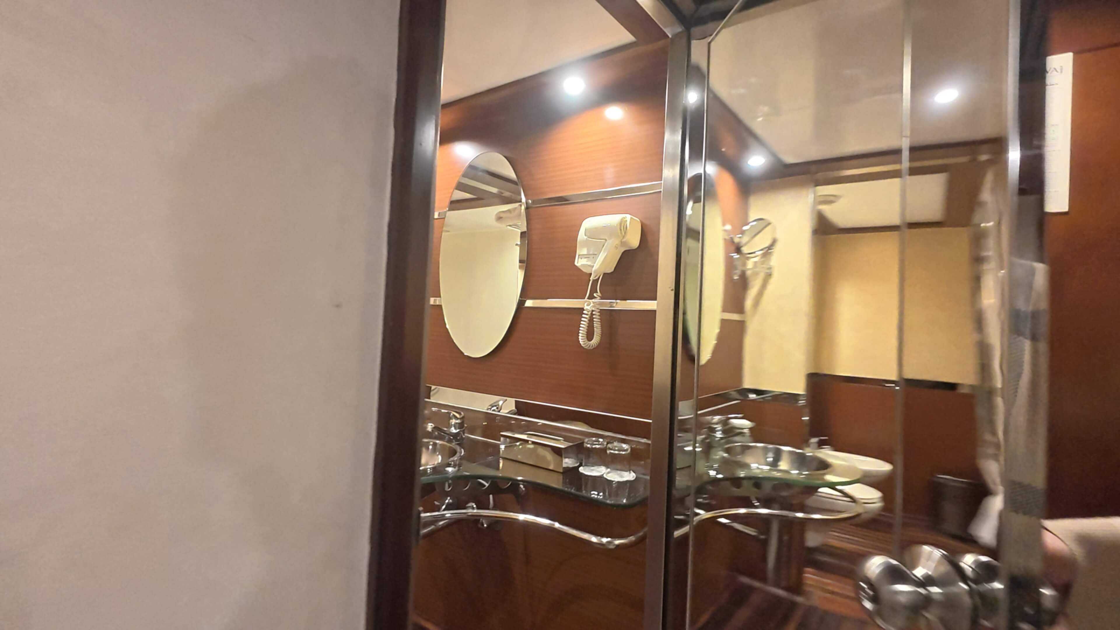 AMWAJ Livingstone Nile Cruise