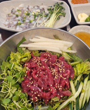 육회비빔밥-낙지
