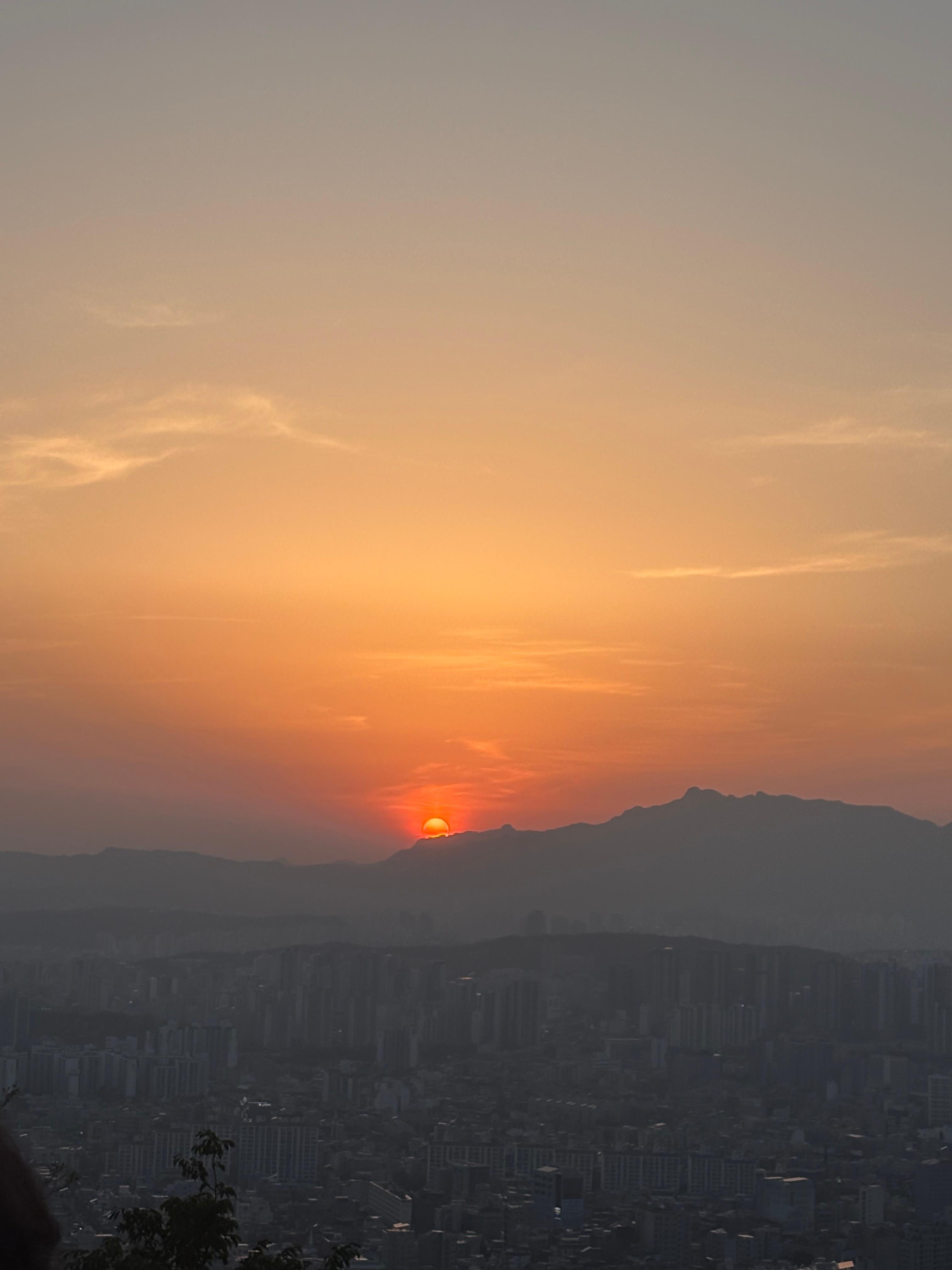 생각이 많아지는 날에는 잠시 멈추는 시간이 필요했다