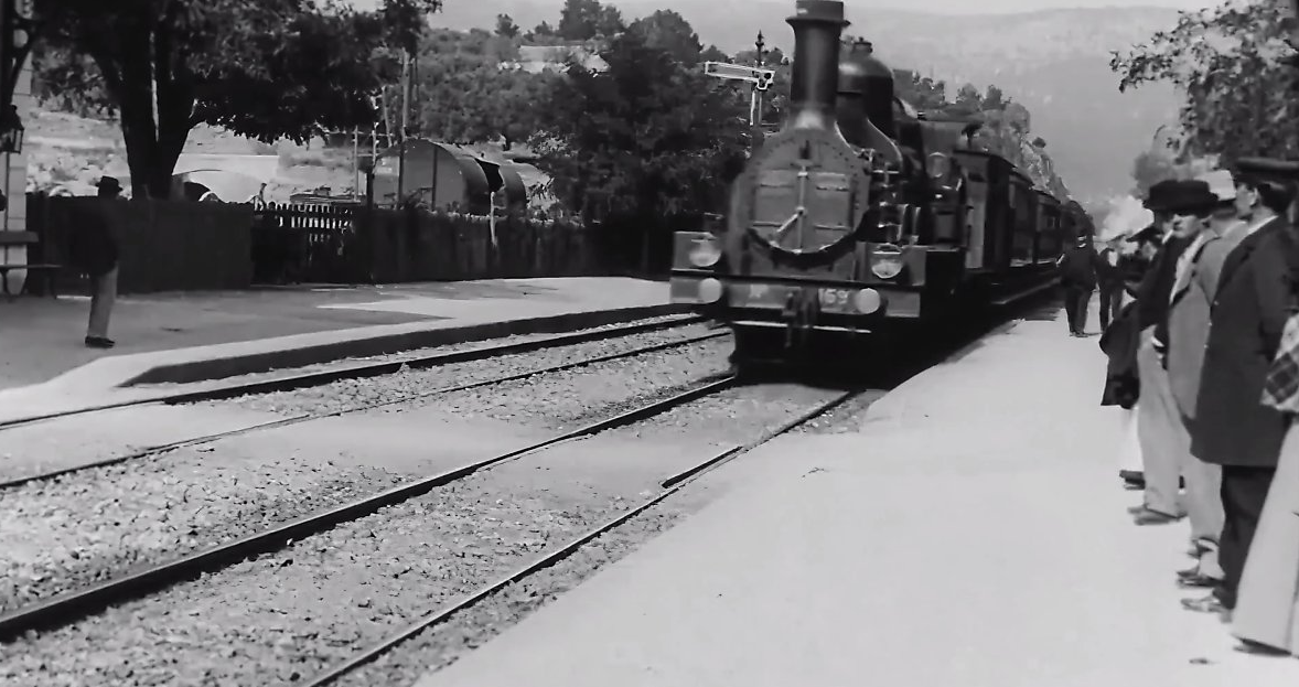 1896년 "열차의 도착"의 한장면