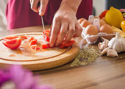 식재료를 작게 자르다.