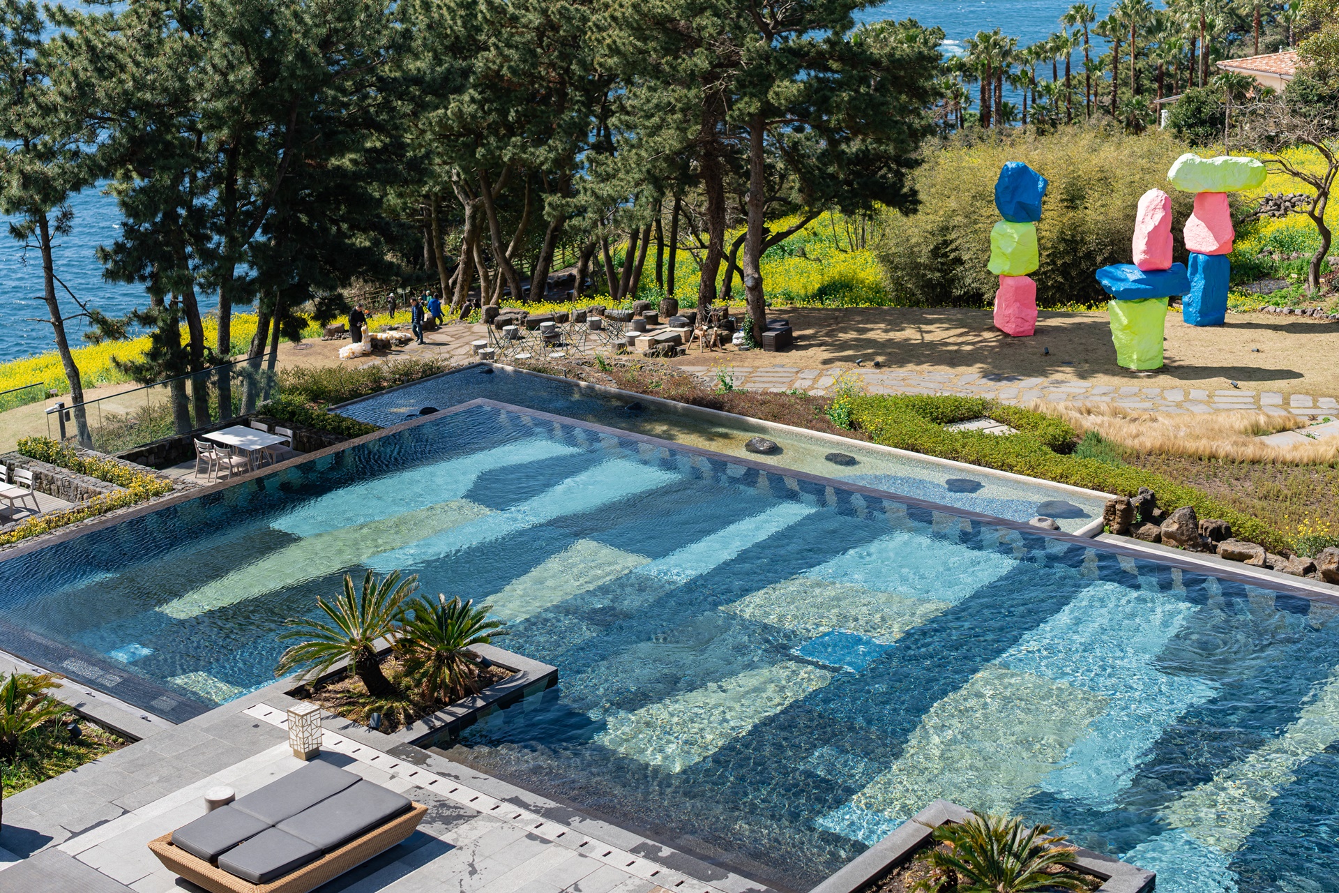 #JW가든 #JW메리어트제주 #댄싱두루미 #더플라잉호그 #아일랜드키친 #유채꽃 #제주사진 #제주여행 #제주유채꽃 #제주호텔