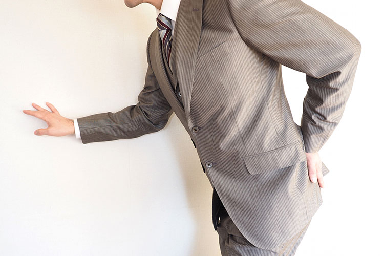 앉기힘들다면-항문질환일수도