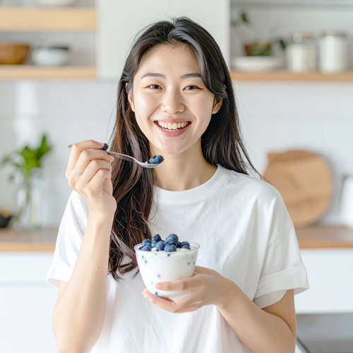 요거트, 샐러드에 함께 먹거나 냉동 블루베리를 스낵처럼 활용하세요.