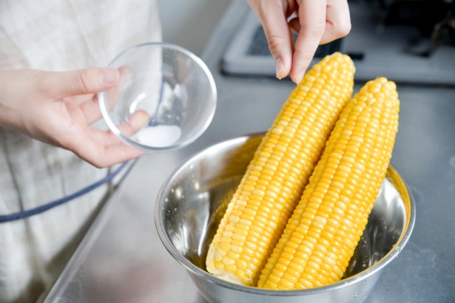 전자렌지 옥수수 찌는 방법, 옥수수 삶는 방법, 옥수수 찌는 시간, 팁줌 매일꿀정보