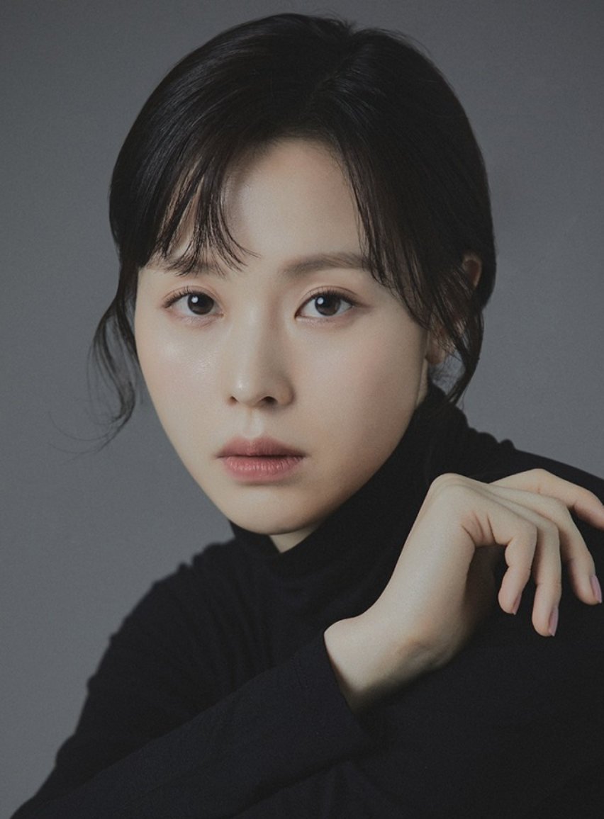 최윤라 프로필 화보