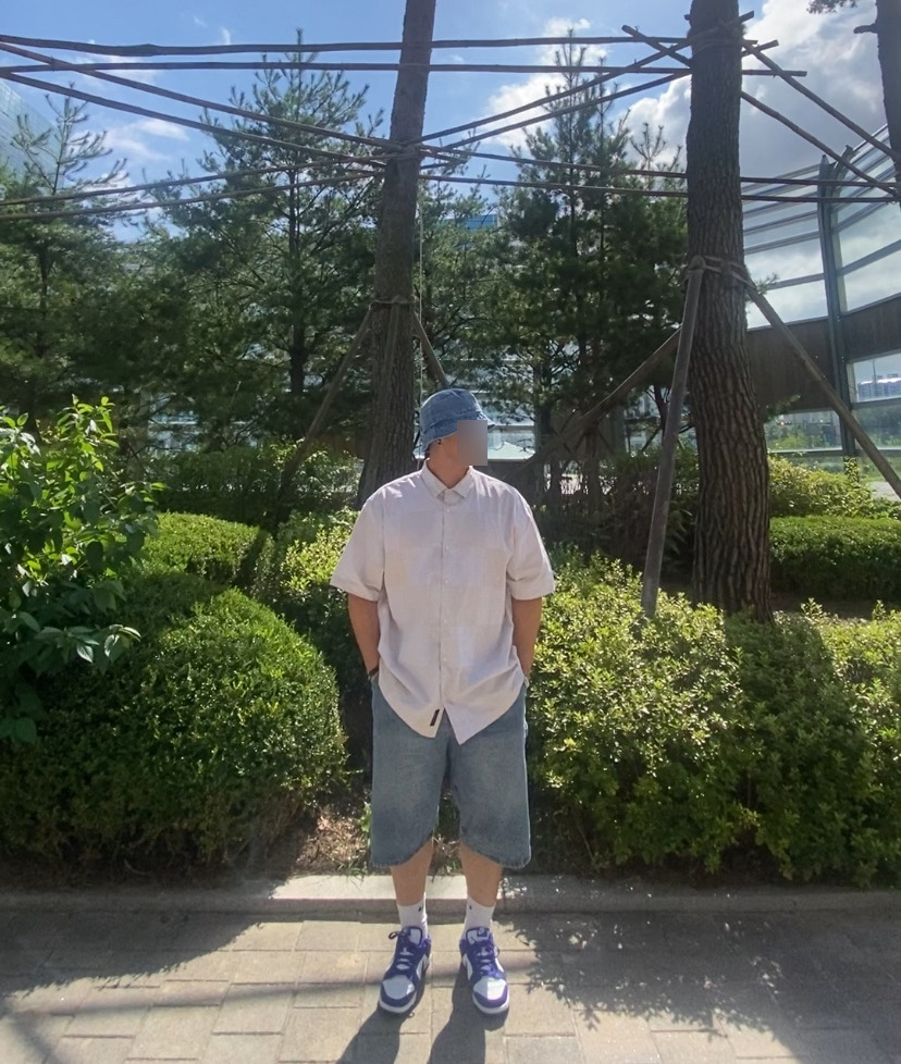 데일리룩('26. 7. 27.)루오에스펙 빈티지 버킷햇 벙거지, 반스 케슬러 체커보드 우븐 반소매셔츠, 디미트리블랙 버뮤다 데님팬츠, 나이키양말, 나이키 덩크 로우 레트로 콩코드