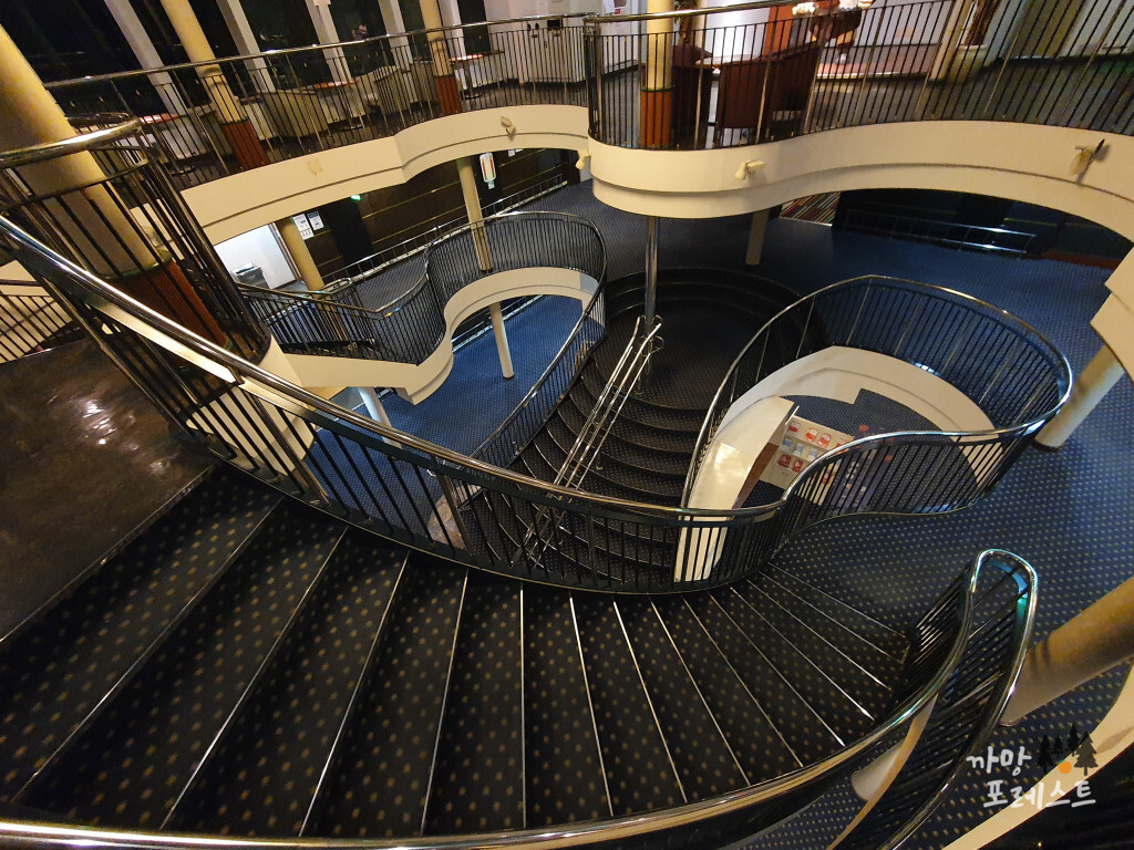 엠에스페리 중앙홀