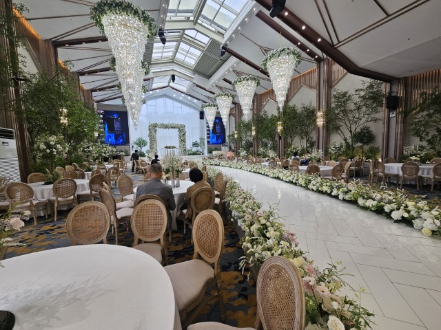 더포레 식장 사진