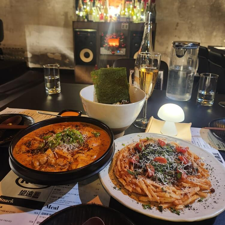 망원역 맛집, 리파인 음식과 분위기