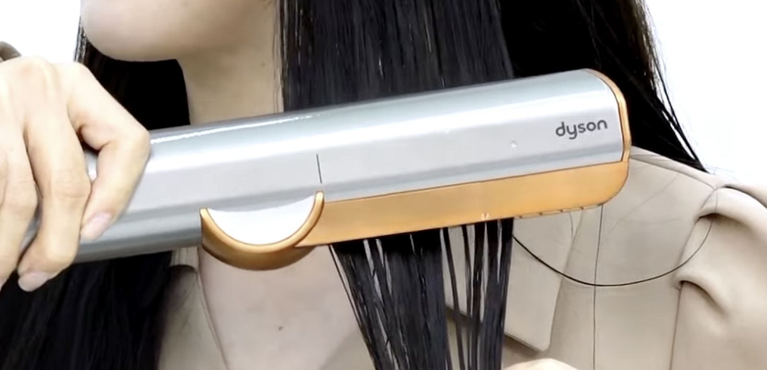 출근할때 젖은머리 시간을 아껴주는 다이슨 에어스테레이트 스트레이너