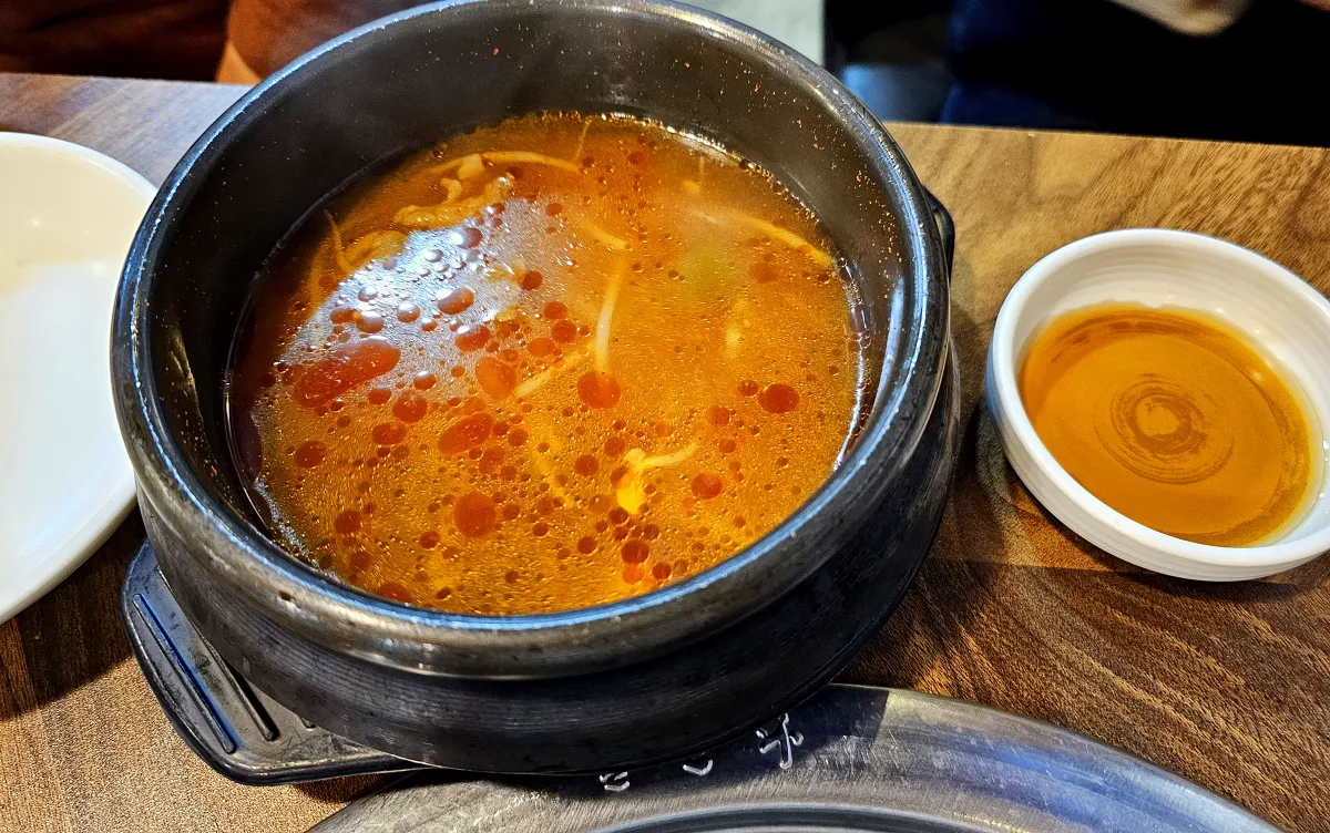 경상남도-거제도-고기집-상동목장-메뉴-반찬-소고기국-소고기얼큰해장국