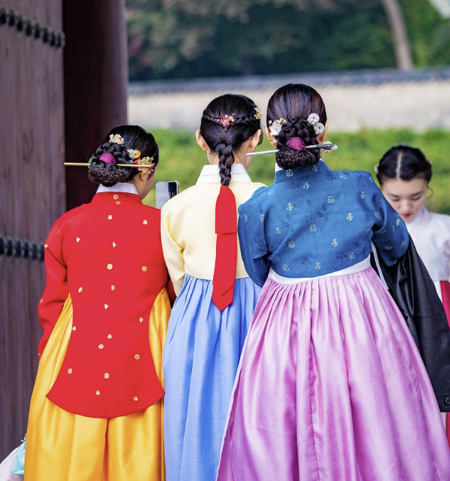 한복의 보존과 현대적 활용: 전통을 지키면서 혁신하는 방법